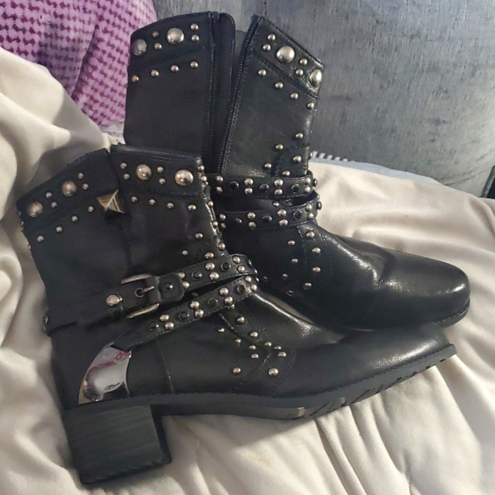 Stuart Weizman boots